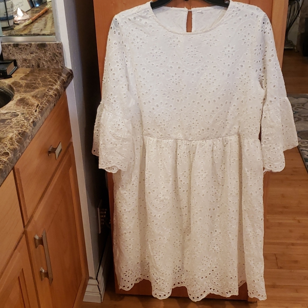 Pinkblush white scalloped maternity dress - Picture 7 of 9